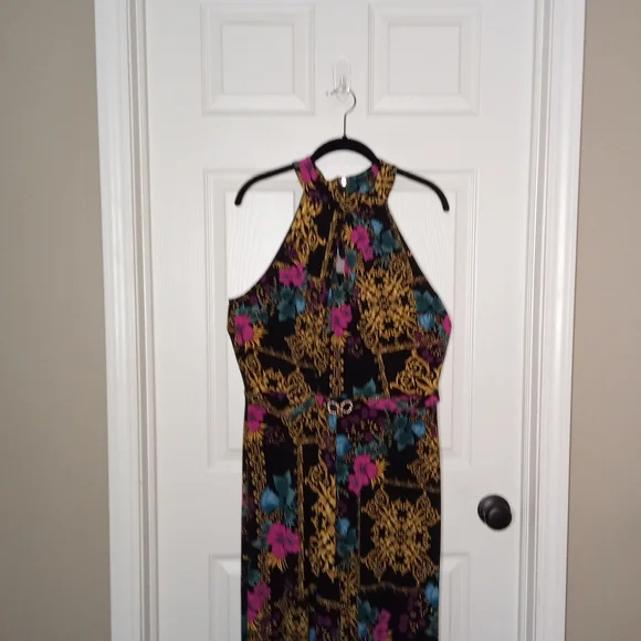 Thalia Sodi Sleeveless Jumpsuit Romper w/Rhinestone Clasp Detail at Wais… - Picture 4 of 9